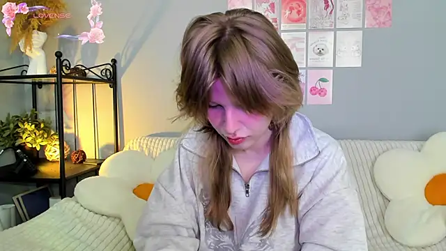 EvaStevs online show from March 16, 2025, 6:20 am