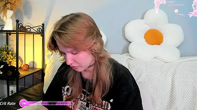 EvaStevs online show from February 14, 2025, 3:47 pm