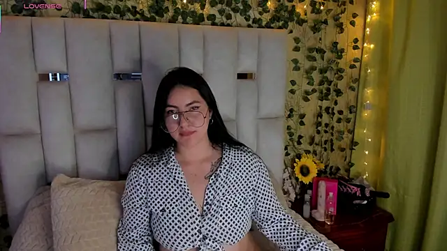 Snapshot of jenifer__power10 chatting on March 21, 2025, 2:29 pm jenifer power10 online show from March 21, 2025, 2:29 pm