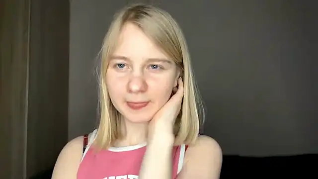 Snapshot of OdelinaFicken chatting on February 27, 2026, 9:42 am OdelinaFicken online show from February 27, 2026, 9:42 am