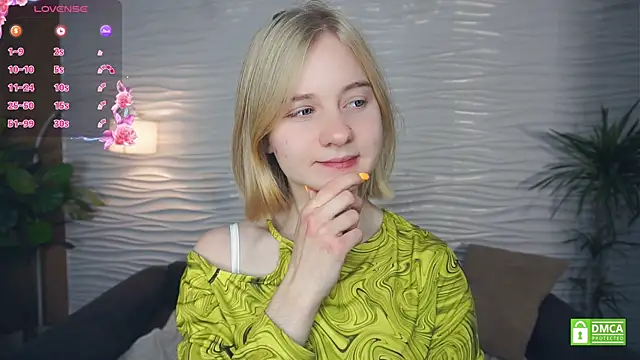 OdelinaFicken online show from November 12, 2025, 4:27 am