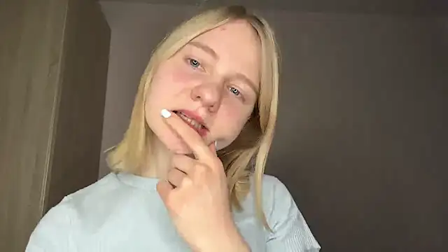 Snapshot of OdelinaFicken chatting on February 13, 2026, 8:03 am OdelinaFicken online show from February 13, 2026, 8:03 am