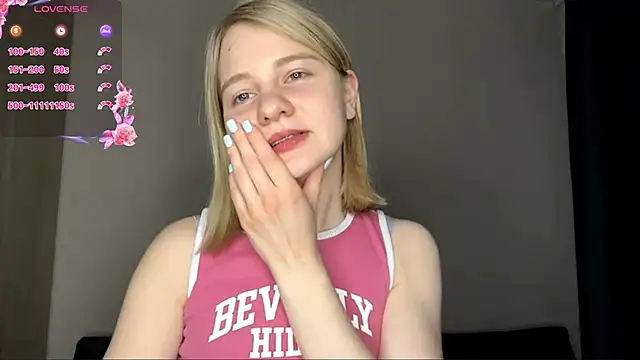 Snapshot of OdelinaFicken chatting on February 14, 2026, 5:40 am OdelinaFicken online show from February 14, 2026, 5:40 am