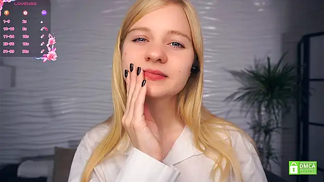 OdelinaFicken online show from September 25, 2025, 5:13 am