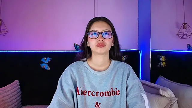 Anastasia Whitee online show from April 8, 2026, 1:23 pm