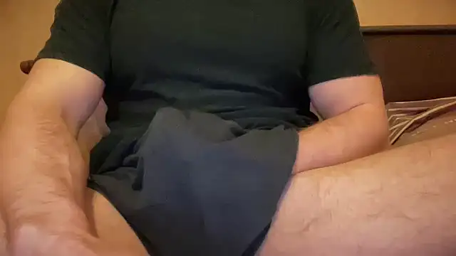 Snapshot of Mrbiceps23 chatting on April 29, 2026, 8:26 pm Mrbiceps23 online show from April 29, 2026, 8:26 pm