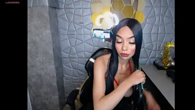 Tiffanny online show from March 14, 2025, 12:51 pm