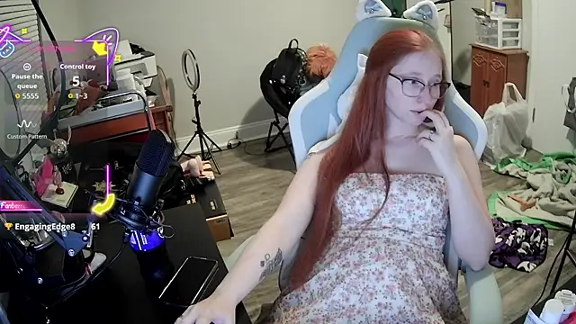 LilyFoxxx online show from September 24, 2025, 3:24 am