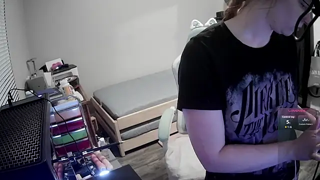 LilyFoxxx online show from March 20, 2026, 5:19 am