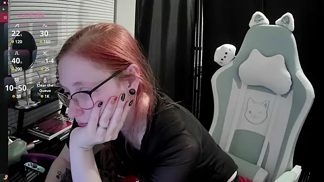 LilyFoxxx online show from February 26, 2025, 4:30 am