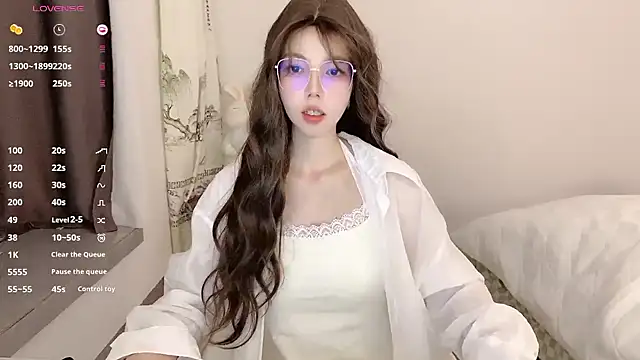 Snapshot of Yuki_111 chatting on December 6, 2024, 1:38 pm Yuki 111 online show from December 6, 2024, 1:38 pm