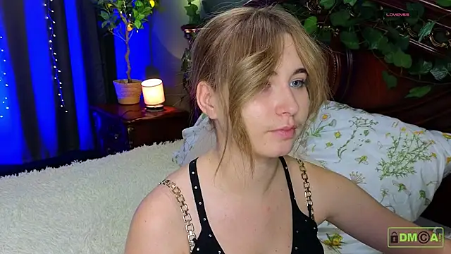 Inessa Holiday online show from November 25, 2025, 3:01 pm