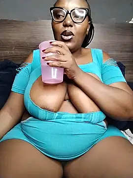 CHERRYYUMMY online show from April 12, 2026, 3:21 am