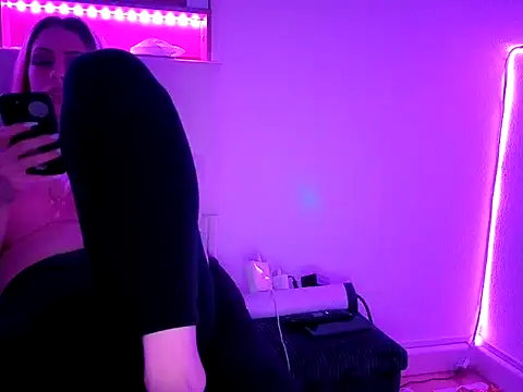 nicole77745 online show from March 7, 2026, 6:13 pm