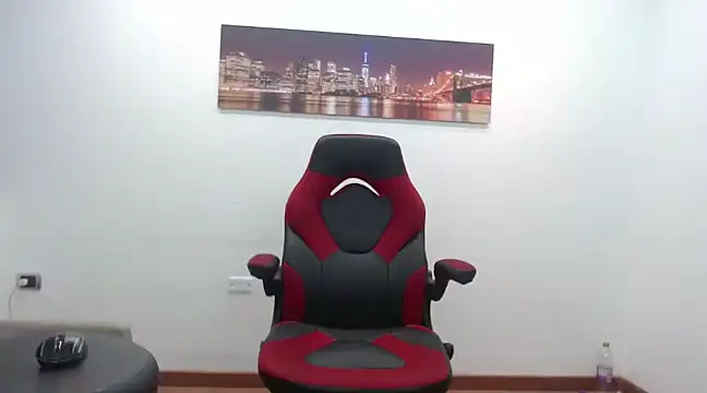 Snapshot of dominic_hot69 chatting on December 23, 2024, 6:11 am dominic hot69 online show from December 23, 2024, 6:11 am