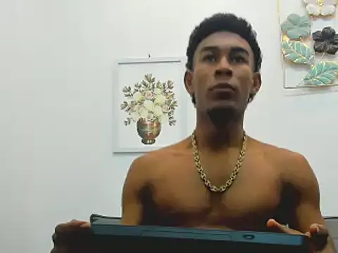 Snapshot of dominic_hot69 chatting on January 9, 2025, 3:26 am dominic hot69 online show from January 9, 2025, 3:26 am