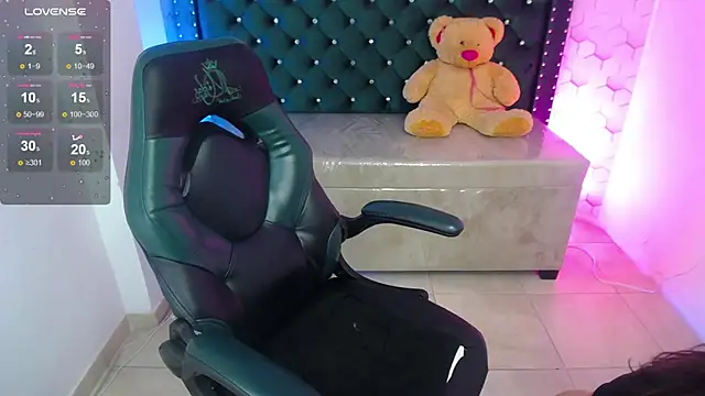 Sofi hot 4m online show from September 20, 2025, 2:00 pm