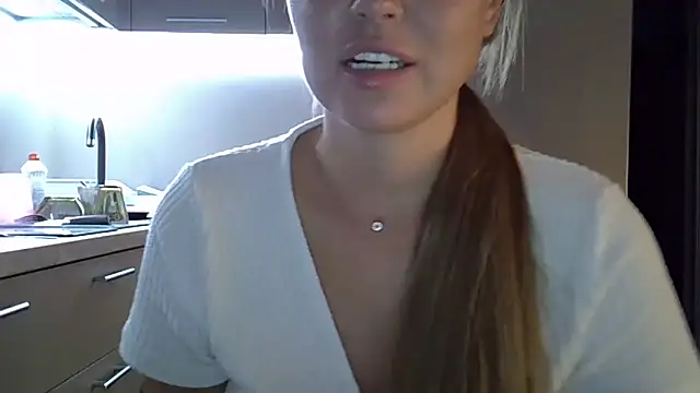 Lucky Anna online show from September 8, 2025, 3:55 pm