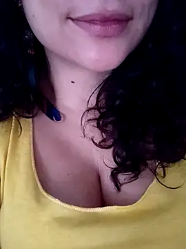 Lunavega1 online show from November 7, 2025, 9:41 pm