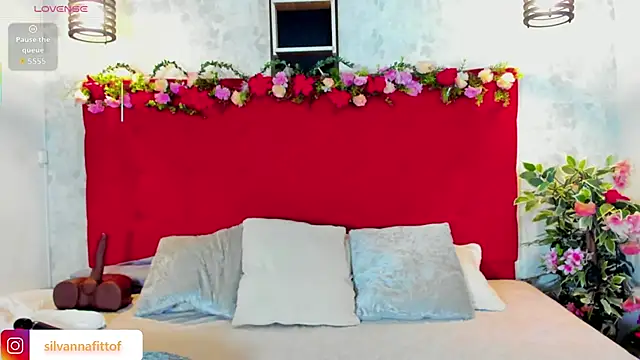 SilvannaFit online show from December 18, 2025, 11:47 am