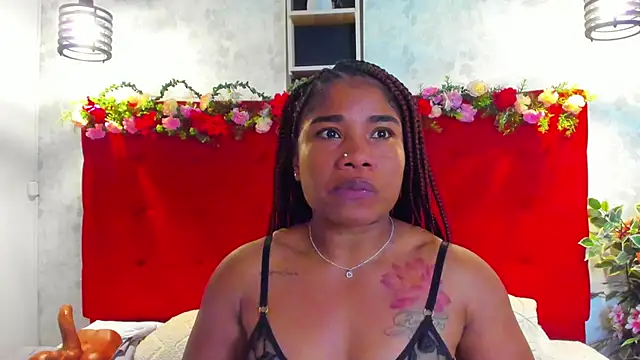 Snapshot of SilvannaFit chatting on April 23, 2026, 12:29 pm SilvannaFit online show from April 23, 2026, 12:29 pm
