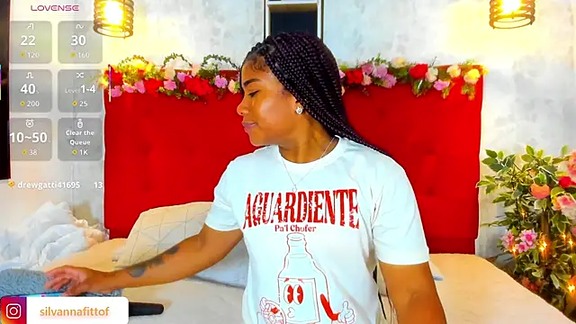 SilvannaFit online show from December 22, 2025, 12:05 pm