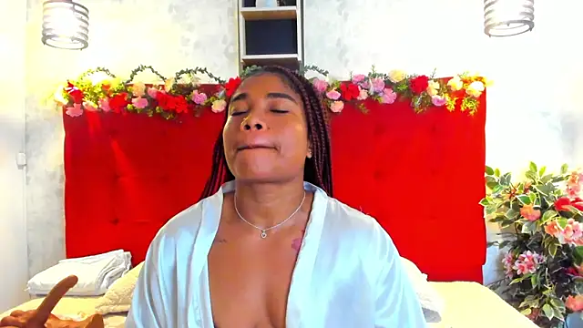 Snapshot of SilvannaFit chatting on April 29, 2026, 5:30 pm SilvannaFit online show from April 29, 2026, 5:30 pm