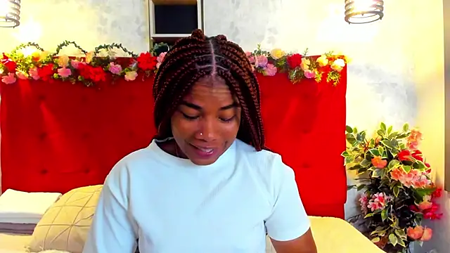 Snapshot of SilvannaFit chatting on May 3, 2026, 10:09 am SilvannaFit online show from May 3, 2026, 10:09 am