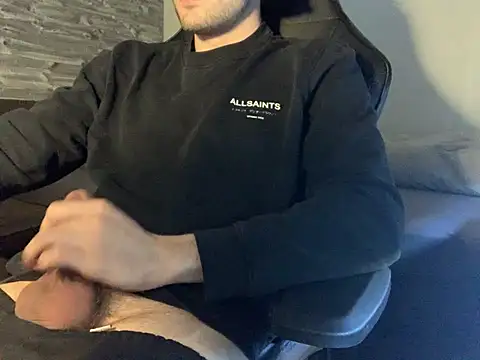 taallguyy 196 online show from March 8, 2025, 7:16 am