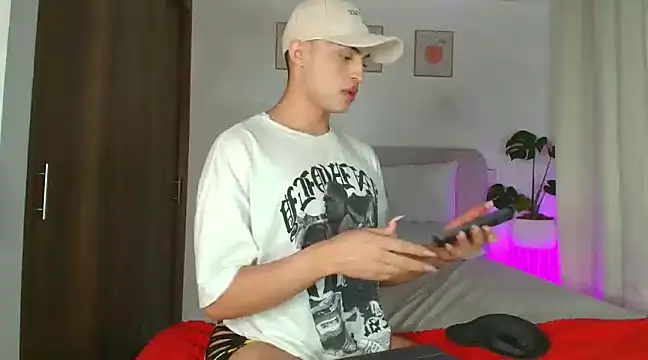 KarolPorttela online show from December 20, 2024, 8:45 pm