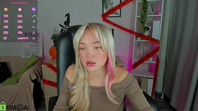 Christy Little online show from October 30, 2025, 12:20 am