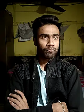 Skinny Bigass 23 online show from March 12, 2025, 6:32 pm