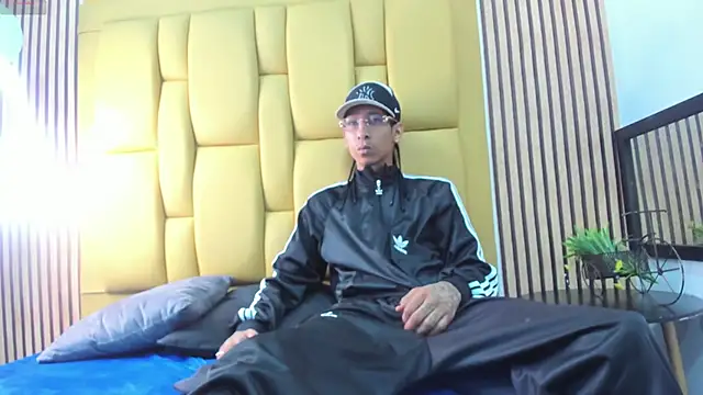 Snapshot of mikeegun chatting on February 15, 2025, 11:06 am mikeegun online show from February 15, 2025, 11:06 am