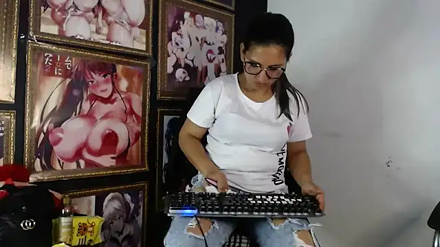 Snapshot of Benett_Lea chatting on December 29, 2024, 7:32 pm Benett Lea online show from December 29, 2024, 7:32 pm