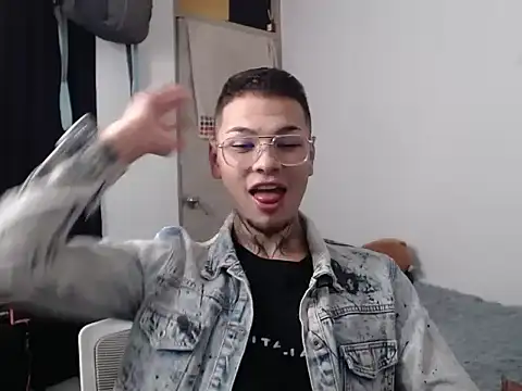 MarceloMilk online show from September 13, 2025, 3:06 am