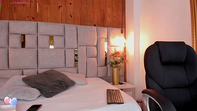 Saori newman online show from October 21, 2025, 12:04 pm