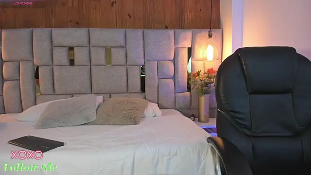 Saori newman online show from March 20, 2025, 11:49 am