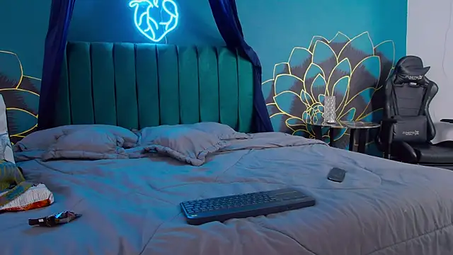 Snapshot of Lunamistyc chatting on October 11, 2025, 7:48 pm Lunamistyc online show from October 11, 2025, 7:48 pm