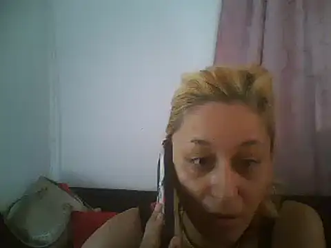 ariana crazzy online show from February 11, 2026, 3:45 pm