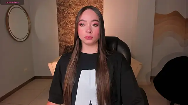 AlinaKravitz online show from November 26, 2025, 11:21 am