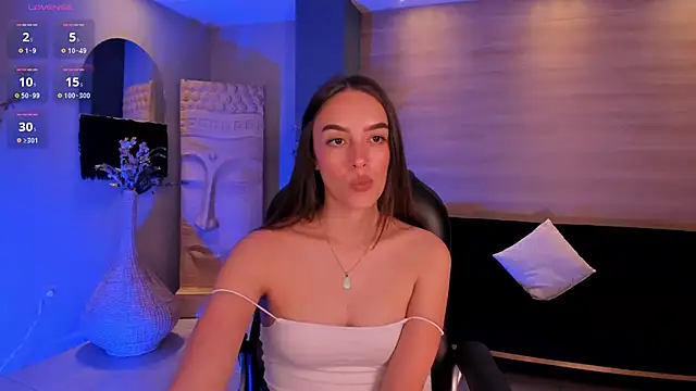 KaiaFerreira online show from March 13, 2025, 3:06 pm