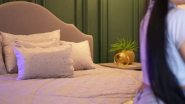 ArwenMuse online show from November 10, 2025, 10:04 pm