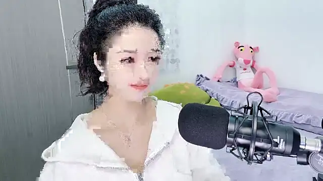 starsqimei online show from December 15, 2025, 5:35 am