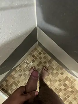 Snapshot of mylovetr1 chatting on February 13, 2025, 4:43 am mylovetr1 online show from February 13, 2025, 4:43 am