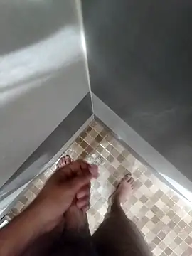 Snapshot of mylovetr1 chatting on November 9, 2025, 6:28 am mylovetr1 online show from November 9, 2025, 6:28 am