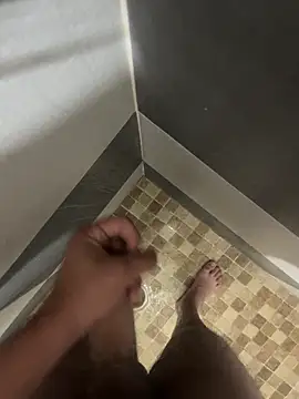 Snapshot of mylovetr1 chatting on March 21, 2025, 5:00 am mylovetr1 online show from March 21, 2025, 5:00 am