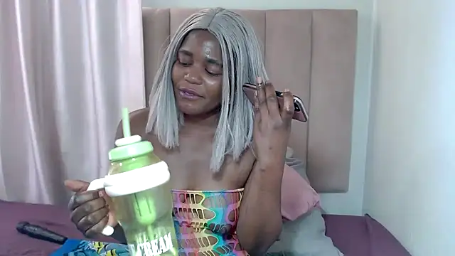 Kikiblaze77 online show from December 10, 2024, 8:19 am