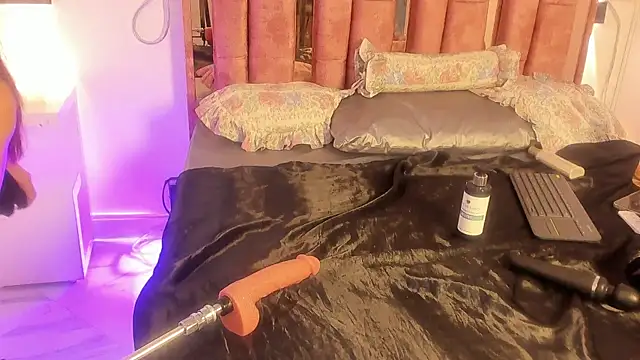 Violeta Roa online show from September 11, 2025, 4:18 pm