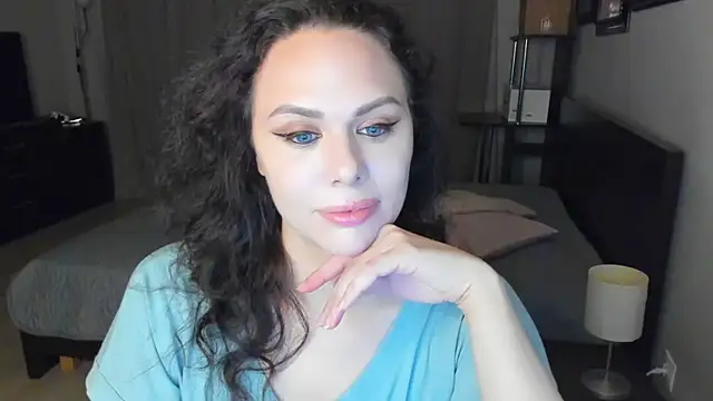 MollyCheiz online show from September 10, 2025, 9:36 pm