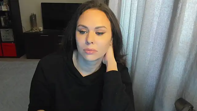 MollyCheiz online show from October 17, 2025, 11:45 am